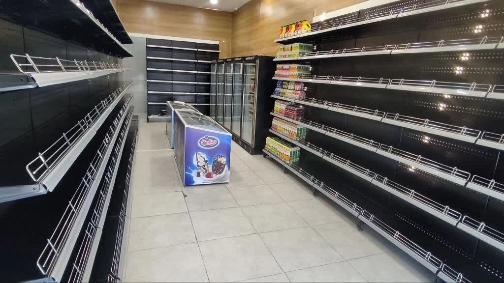 قیمت و اجرای قفسه‌بندی فروشگاهی مدرن در ساوه